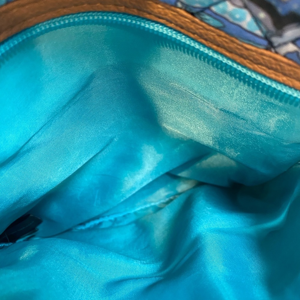 Stone Mountain Crossbody Purse - Picture 5 of 9